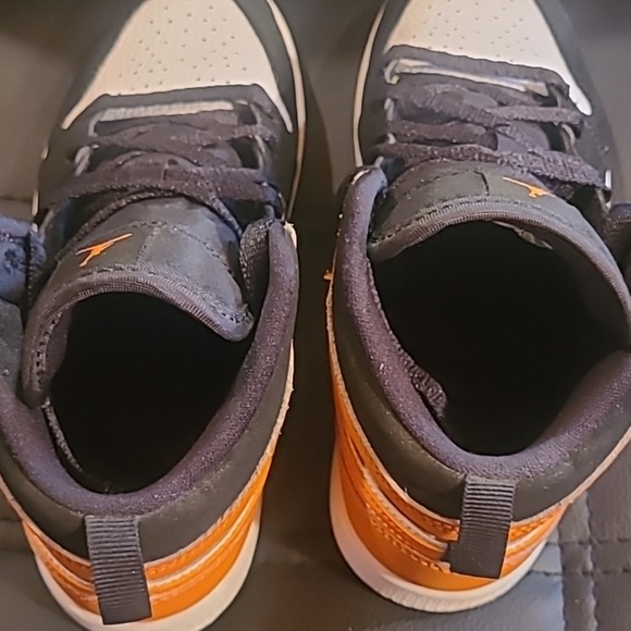 Jordan 1 Mid “Shattered Backboard” - Picture 7 of 9